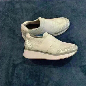 Donald Pliner fashion shoes size 8 1/2